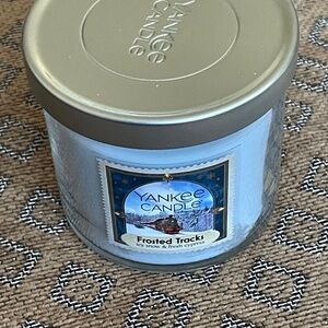 Yankee Candle 4.3 ounce One Wick candle in Frosted Tracks